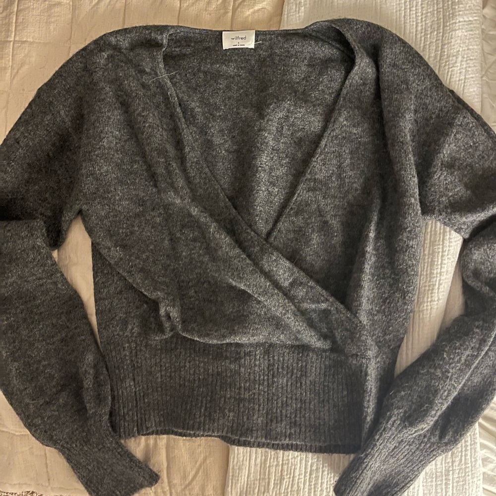 Aritzia sweater